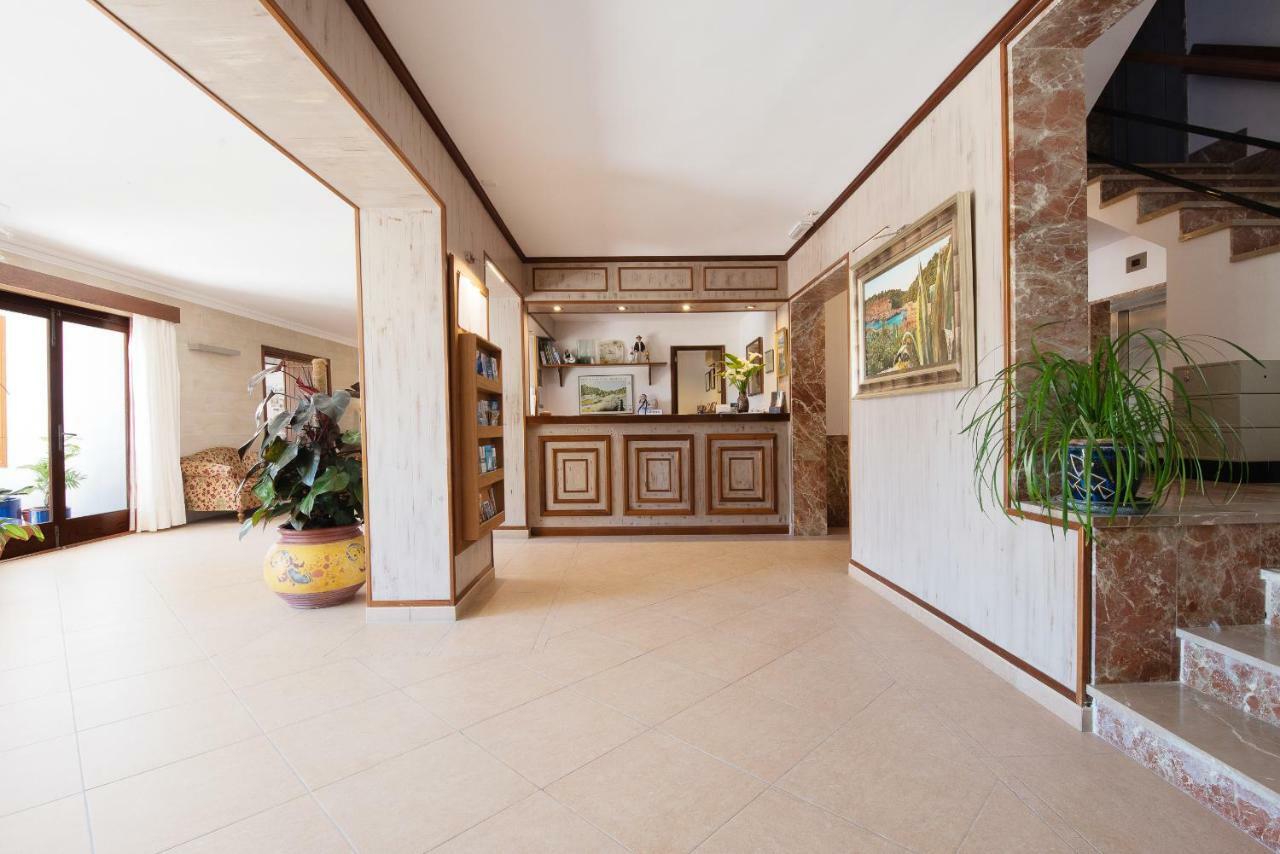 Hotel Playa Mondrago Портопетро Экстерьер фото